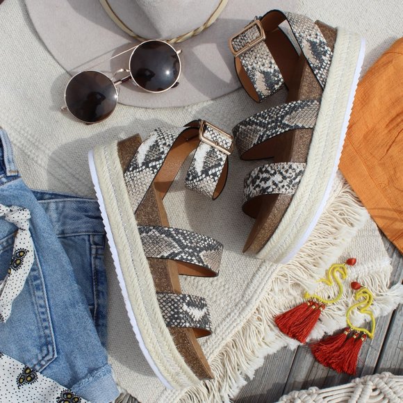 🚨//Cabo Sunset// Snake print Espadrille - Picture 6 of 8